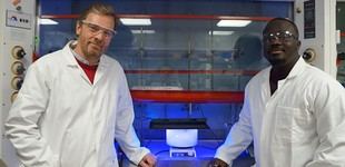 Investigadores convierten ácido de baterías de coches y plástico en hidrógeno limpio