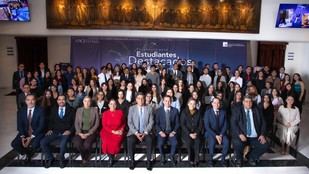 UACJ celebra a 186 estudiantes destacados en emotiva ceremonia