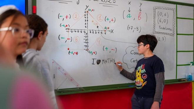 Díaz Ayuso presenta un innovador Plan de Rescate de Matemáticas en colegios e institutos