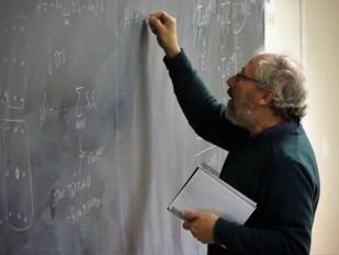 Podcasts de Física lanza nueva temporada y supera 130 mil reproducciones