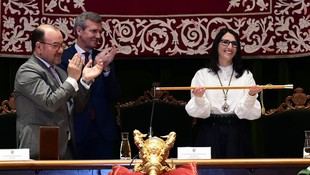 Rosa M. Crujeiras asume como la primera reitora de la USC y destaca el conocimiento como su bandera