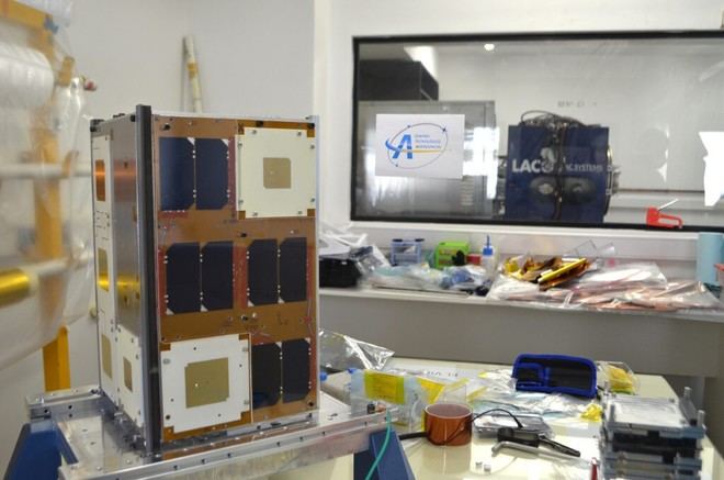 La UNLP presenta el satélite Atenea que volará hacia la Luna