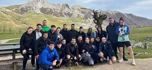 Excursión al monte Urbia organizada por colegiales