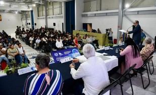 UNACH ofrece conferencia sobre inteligencia artificial para todos