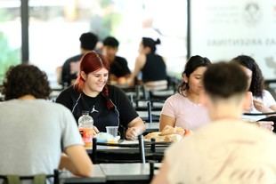 Reabre el Comedor Universitario de la UNLP para miles de estudiantes