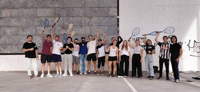 Práctica de deportes vascos para estudiantes internacionales en HUHEZI