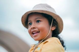 La escuela itinerante lleva educación a niños en zonas rurales de Colombia