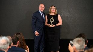 Silvia Terrasa recibe el Premio Sapiens Profesional 2026 por su labor en transformación digital