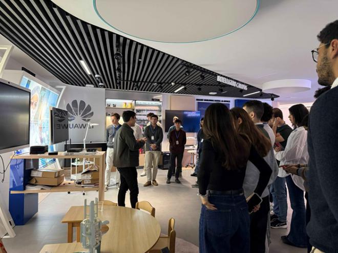 Huawei Spain Academy celebra su primer aniversario con la formación de 10.000 personas en 2025