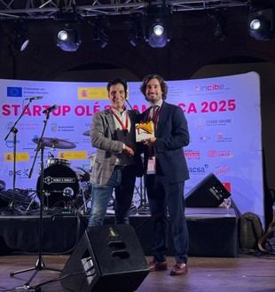 La Junta de Andalucía recibe un premio por su apoyo al emprendimiento en Startup Olé Salamanca