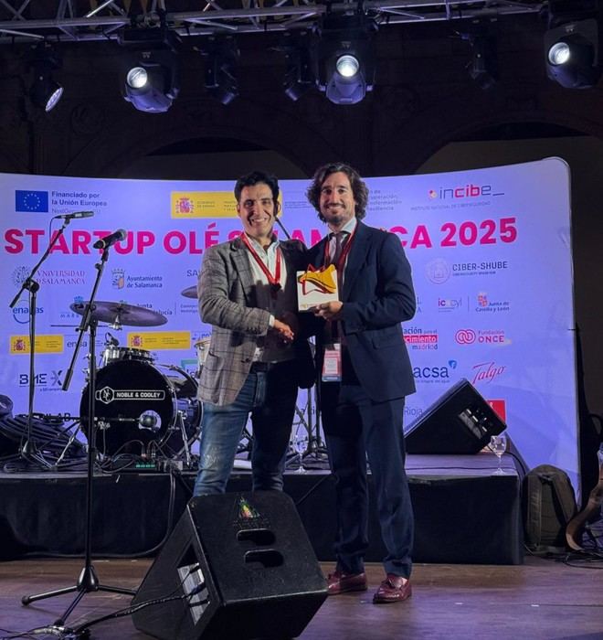 La Junta de Andalucía recibe el premio a la mejor Administración por su apoyo al emprendimiento La Junta de Andalucía recibe el premio a la mejor Administración por su apoyo al emprendimiento