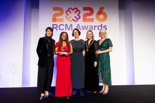 Premio nacional para una matrona estudiante que mejora el cuidado del duelo tras una pérdida personal