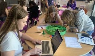 Escuela de verano motiva a chicas a estudiar matemáticas