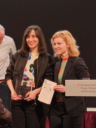 Susana Monsó recibe el premio al Libro de Ciencia del Año por su ensayo sobre la muerte en animales