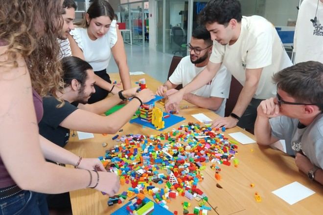 Taller de Lean Startup para estudiantes de Telecomunicaciones en la UPCT