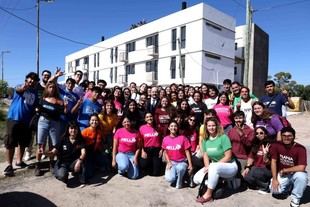 Tauber inauguró el primer módulo de viviendas para estudiantes en La Plata