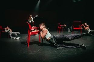 Estreno de 'COREOS COROS Y CORROS' en el Teatro Central