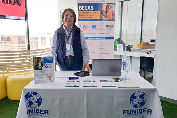 FUNIBER Guatemala promueve su educación en la feria de TELUS Digital