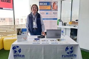 FUNIBER Guatemala promueve su educación en la feria de TELUS Digital