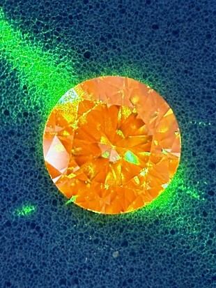 Desarrollan un sensor de diamante para detectar cáncer de manera más efectiva