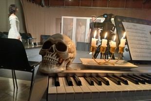 Estreno de Hamlet en la Universitat de Lleida por el Theatre Workshop in English