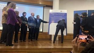 Investigadores de la U. de Chile impulsan cuidado dental para mayores