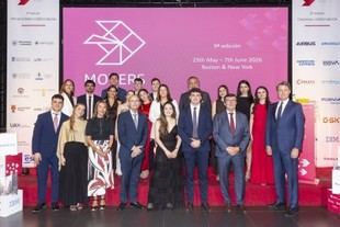 Tres graduadas de la URJC reciben premio de ‘Movers By FUE’