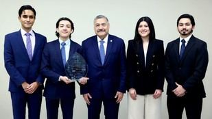 Estudiantes de UANL ganan concurso internacional de arbitraje comercial