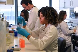 La Universidad de Oporto se mantiene en el top 300 del ranking de Shanghái 2025