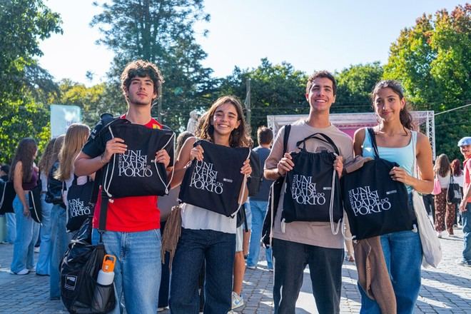 La U.Porto lanza un inquérito para conocer las experiencias de los nuevos estudiantes