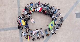 UCAM da la bienvenida a estudiantes internacionales en su campus