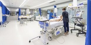 UIC Barcelona investiga el uso de moulage y realidad virtual en la enseñanza de curas de heridas
