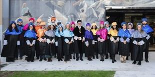 UIC Barcelona celebra la imposición de birrets a nuevos doctores y doctoras