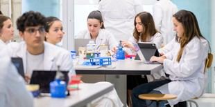 UIC Barcelona destaca entre las mejores universidades de España según Forbes