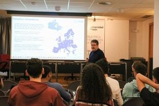 Expertos de la ESA destacan el uso de satélites en la prevención de desastres en León