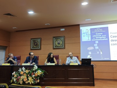 Presentan un manual sobre terapias psicológicas contextuales en la UCO
