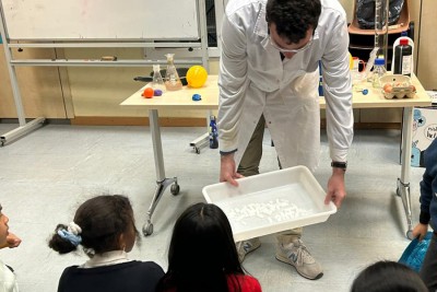 Iniciativa de NanoMadrid acerca la ciencia a jóvenes en riesgo de exclusión