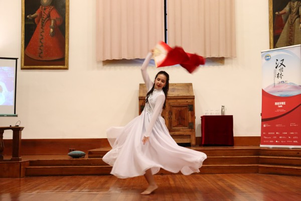 Natalia del Pino Pérez gana el concurso Puente a China y avanza a la final internacional