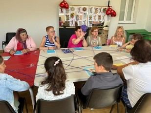 Escuela itinerante promueve la igualdad y relaciones intergeneracionales en Villaquilambre