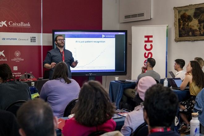 Estudiantes europeos abordan la ética de la inteligencia artificial en los Cursos de Verano de la UCM