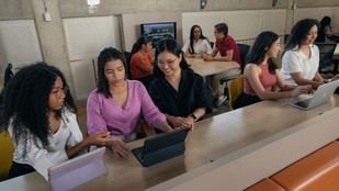 Uninorte se posiciona entre las 10 mejores universidades de Colombia según Saber Pro 2025
