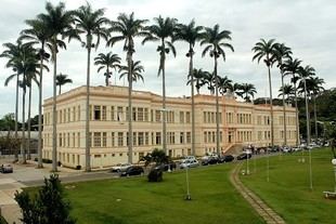 Sebastián del Castillo Gómez recibe beca para estudiar en Brasil