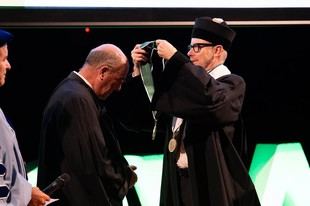 Carlos Carreiras recibe el título de Doctor Honoris Causa de la Universidade NOVA de Lisboa