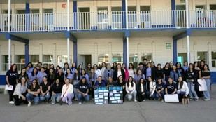 Estudiantes de UACJ llevan la poesía a secundaria y preparatoria