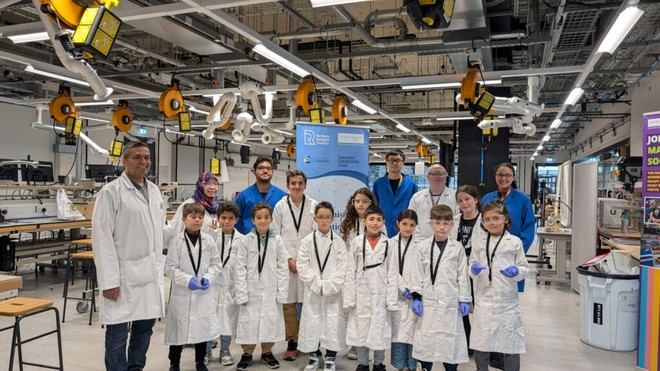 Talleres de química en la Universidad de Manchester para niños refugiados