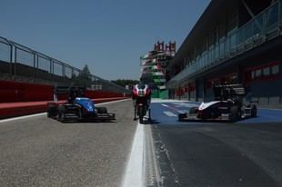 UniBo Motorsport y UniBoAT presentan innovadores prototipos en Imola, destacando la formación de jóvenes talentos