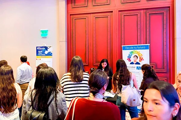 FUNIBER y UNEATLANTICO presentan programas académicos en FIEP 2025