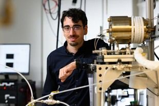 Investigador del MIT utiliza fenómenos físicos clásicos para innovar en energía nuclear y tecnología espacial