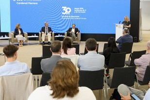 CEU UCH conmemora 30 años de Veterinaria con conferencias sobre su futuro