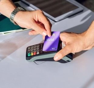 Vivid y Adyen lanzan una solución de pagos instantáneos para empresas en Europa